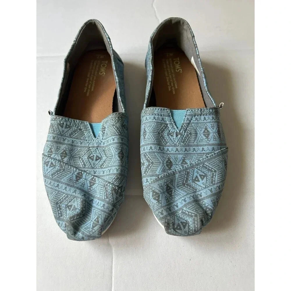 Toms Women’s Flat slip on shoes W7 Blue with Ethnic Print